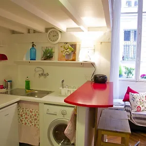 https://le-studio-flore-apartment.fr-paris.fr